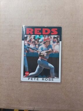 Topps Pete Rose Card - Red and Black Accents